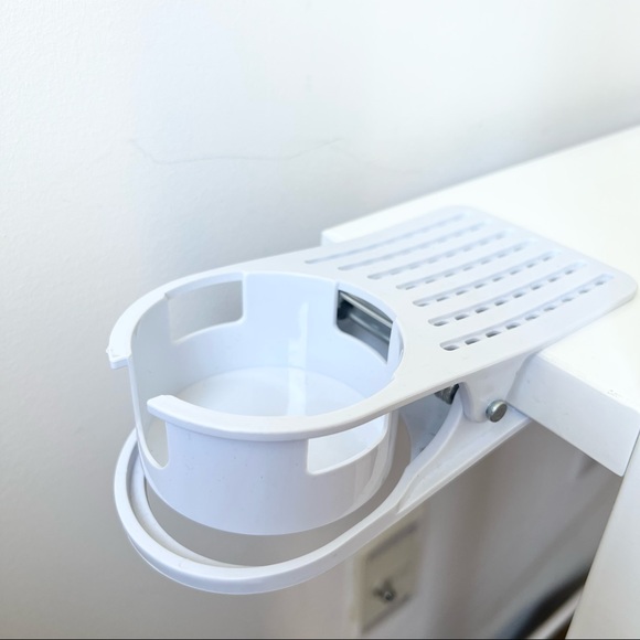Clip on cup holder for your table or chair - Picture 1 of 5